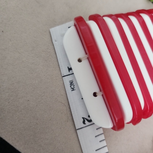 Vintage Wide Acrylic Red and White Stretch Bracelet - Picture 4 of 5